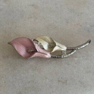 PD Premier Designs-Calla Lily brooch-Pink & white enamel-Silver tone